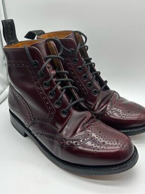 Women's Burgundy Wingtip Lace-Up Ankle Boots